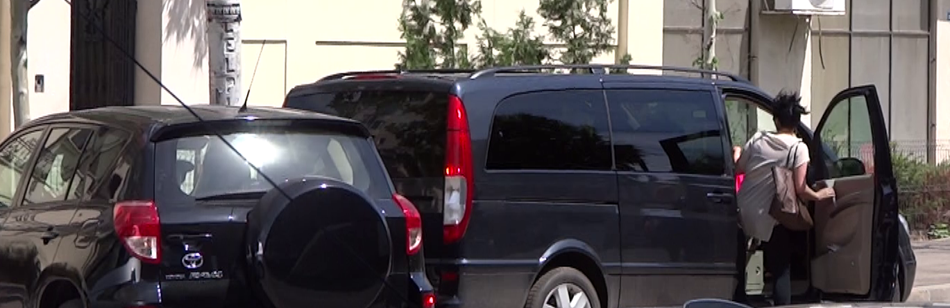 Adriana Bahmuteanu a plecat in garaba de acasa si nu a vrut sa faca vreo declaratie