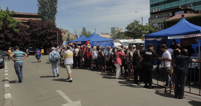 De ziua Nationala Ontanu va servi mii de portii de sarmale si tuica fiarta