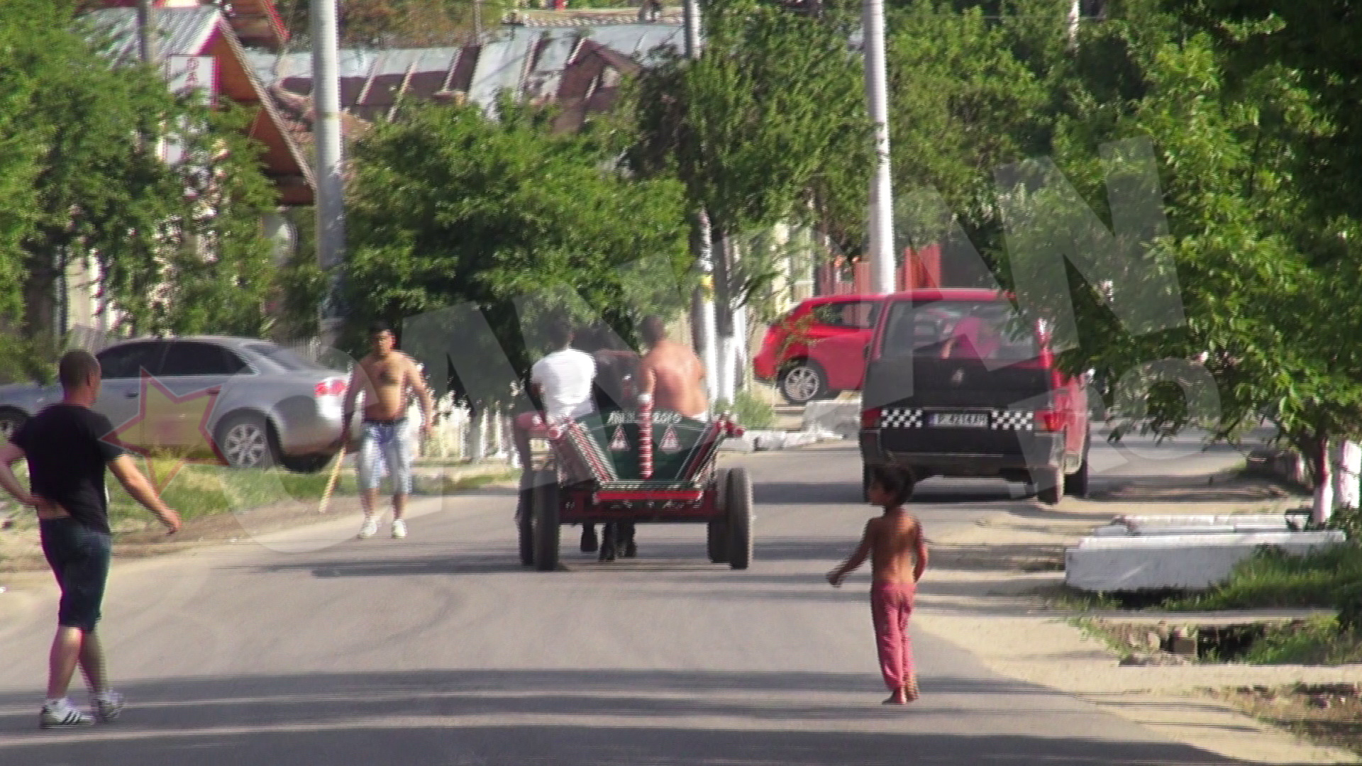 Barbatii s-au luat la bataie in plina strada