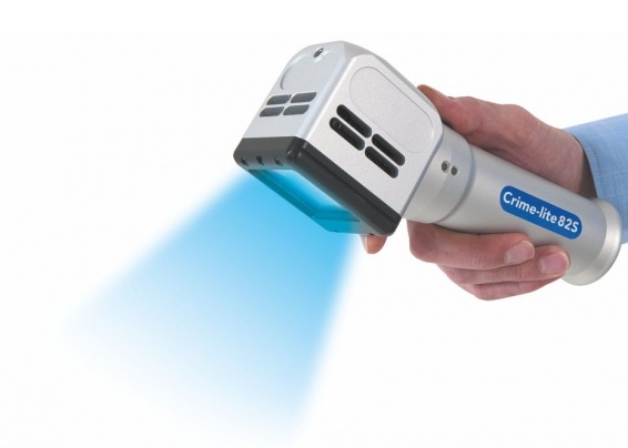 Criminalistii vor folosi si la Arada noua tehnologie Crime Lite