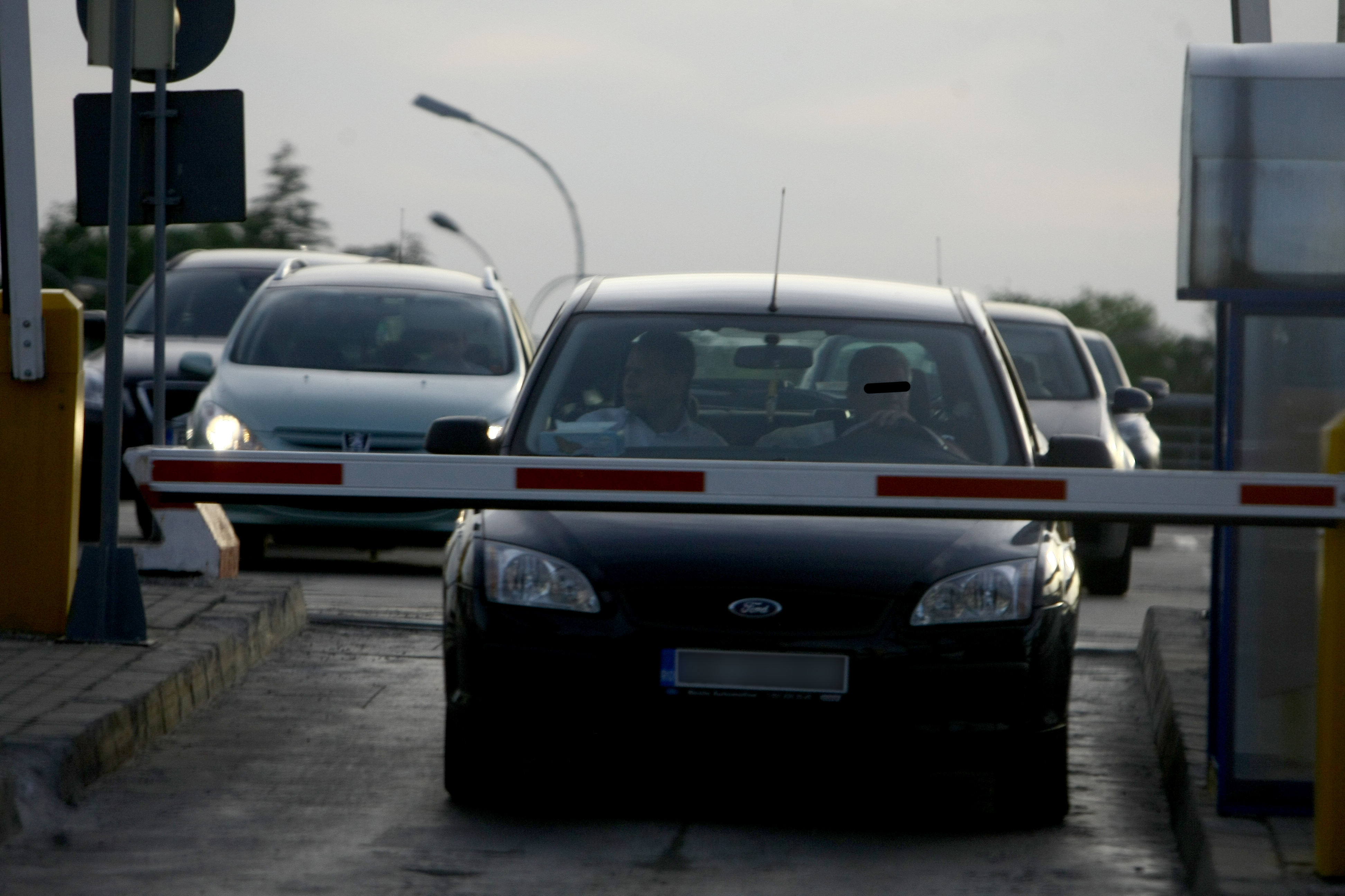 Milionarul a fost luat de sofer de la aeroport