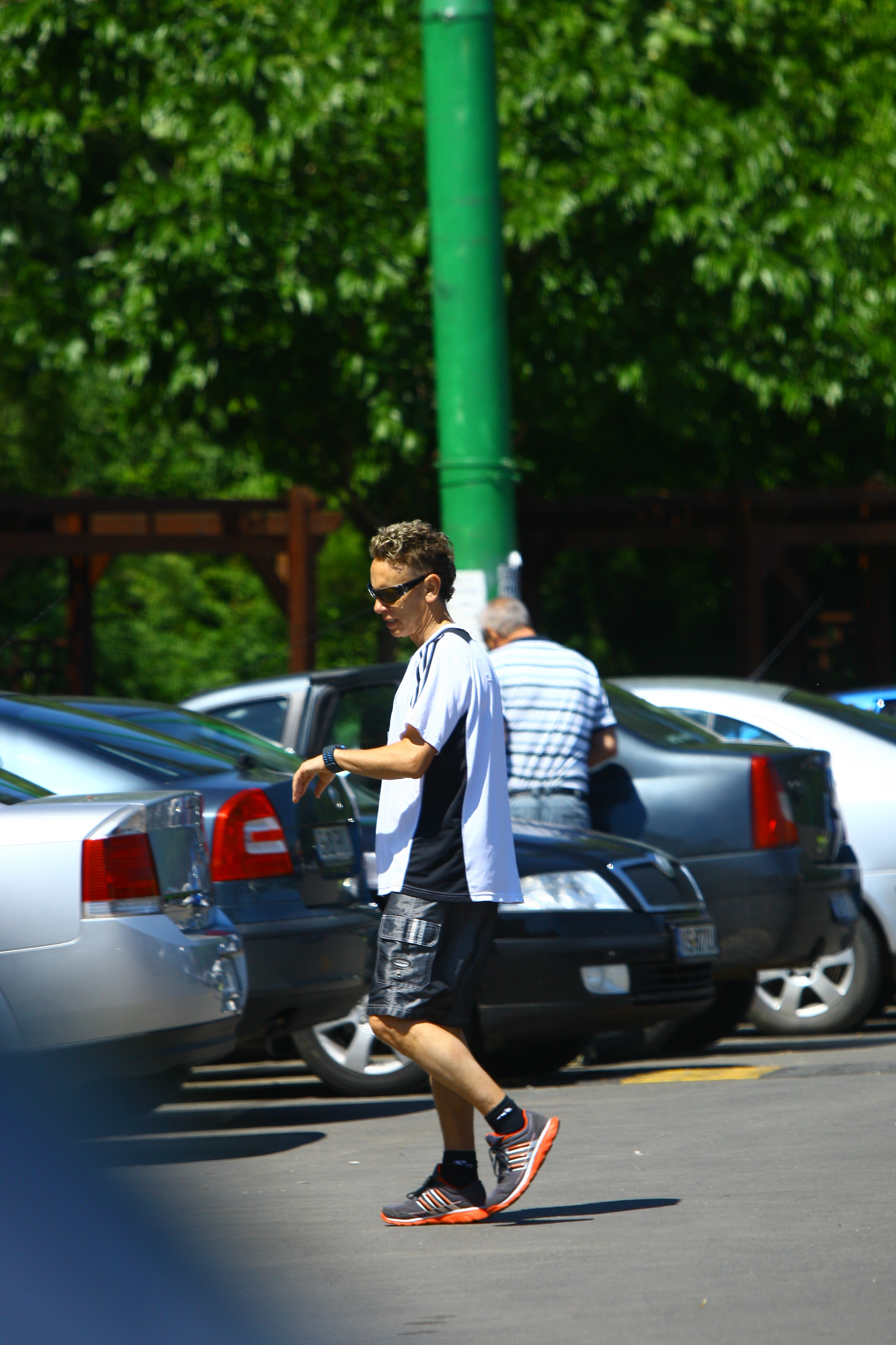 Inainte de a incepe sa alerge, Martin si-a consultat ceasul si si-a pornit cronometrul