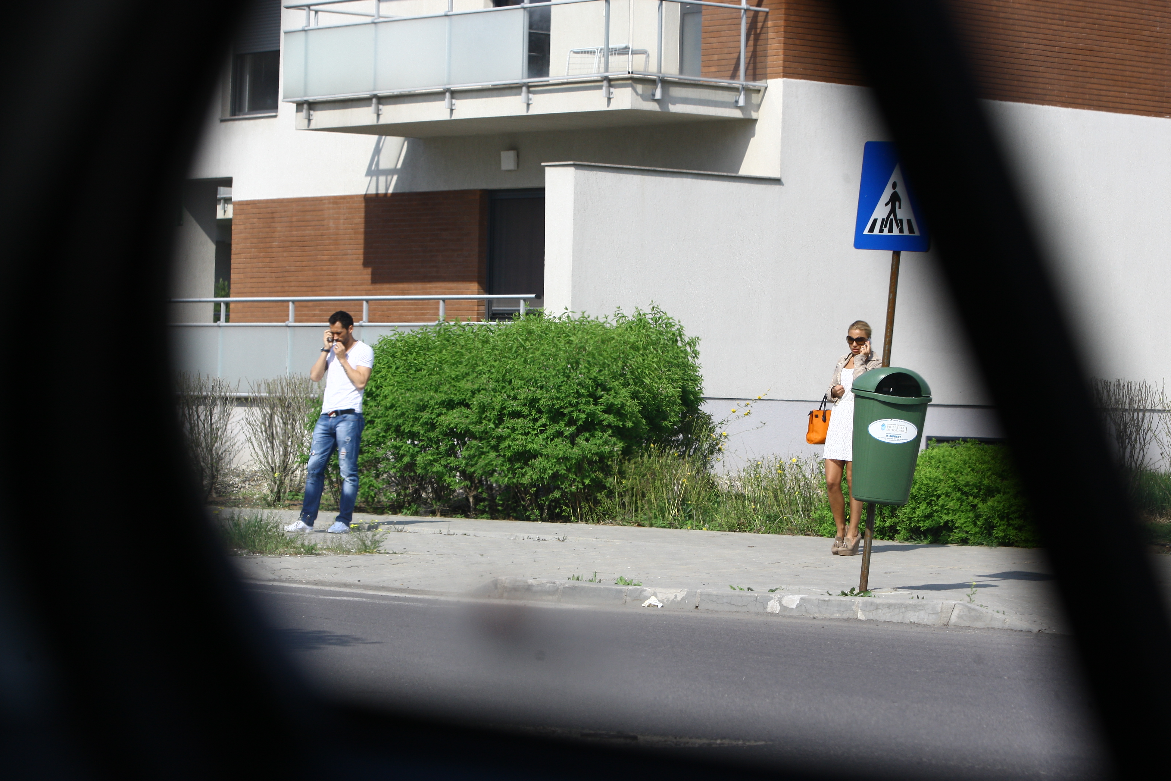 Dica a fost prins in offsaid cu o blonda