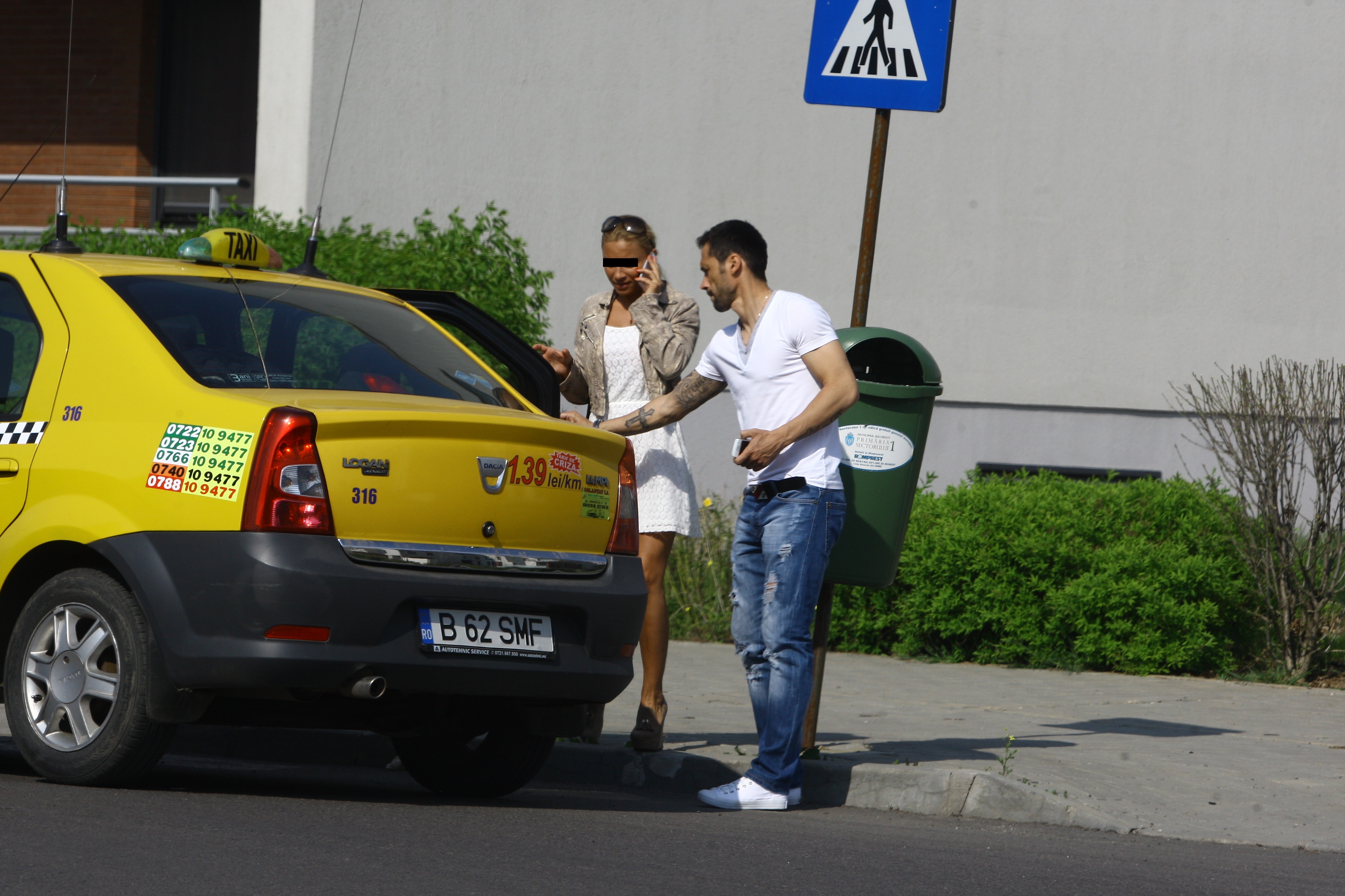 Dica a fost prins in offsaid cu o blonda