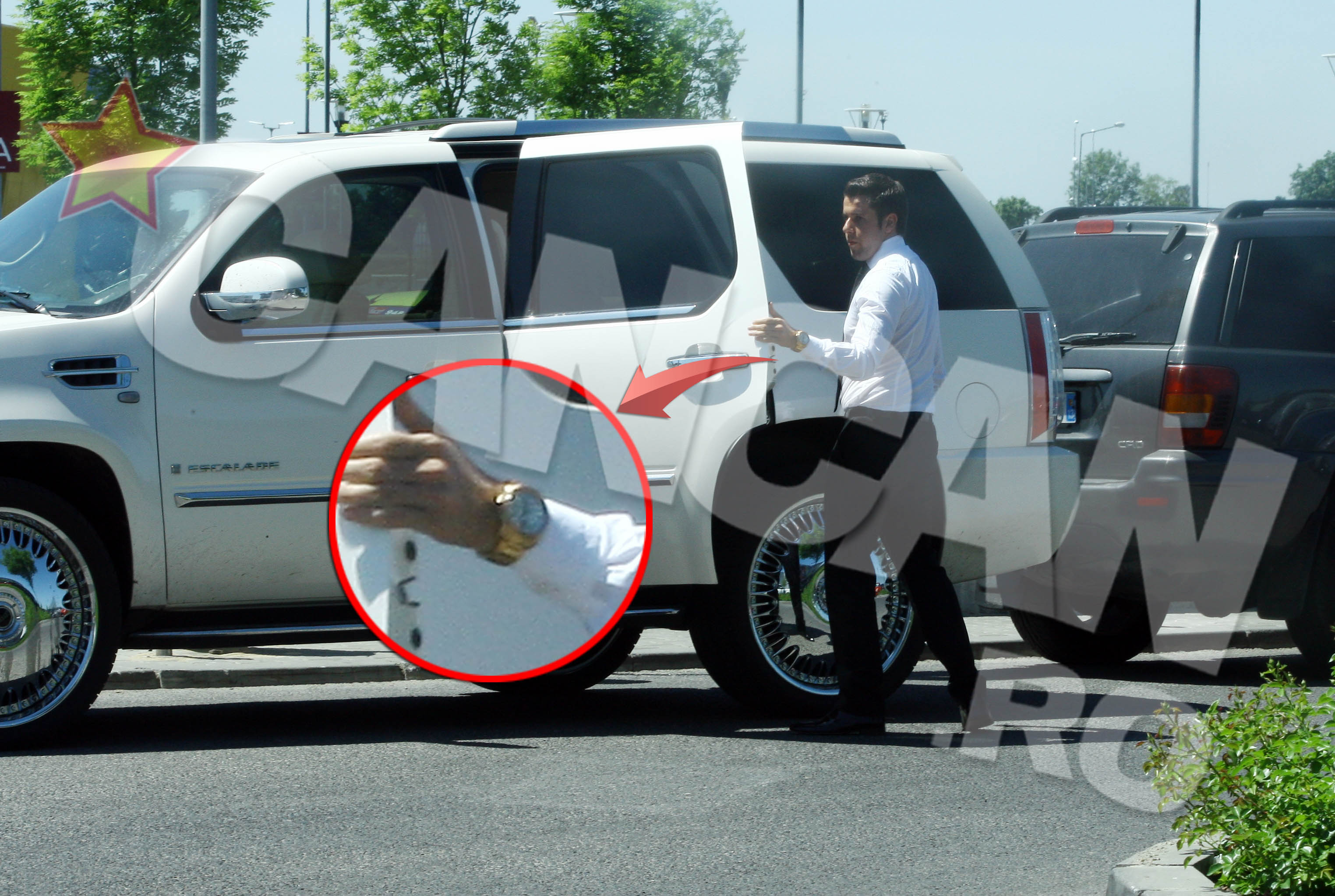 Juniorul lui Penescu a venit accesorizat cu un ceas de 40.000 de euro