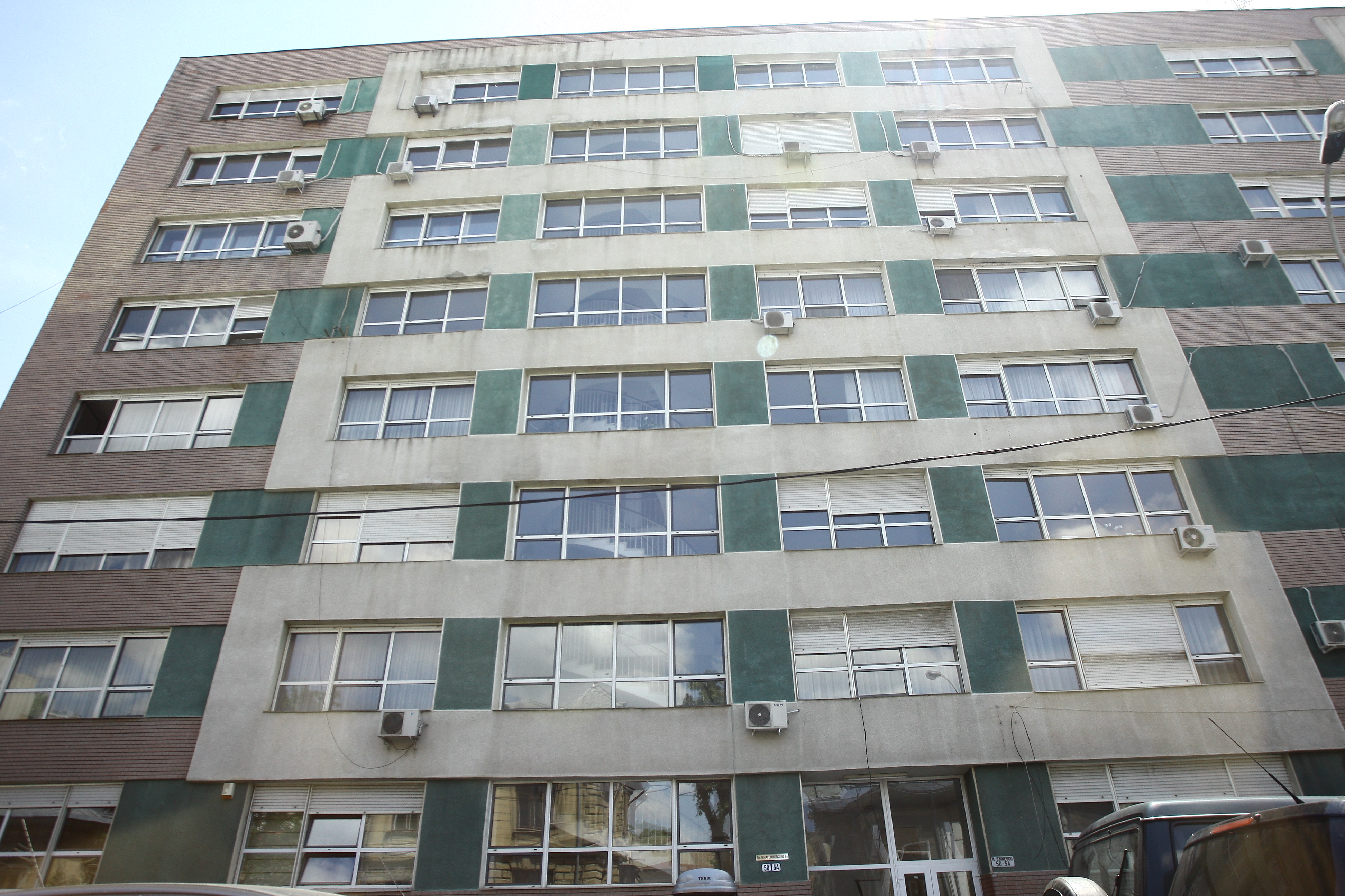 In acest imobil se afla apartamentul pentru care Remus Pricopie se afla in proces cu statul