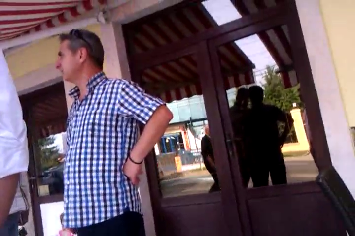 Patronul carciumii unde-si fac veacul verii Becali a izbucnit in lacrimi