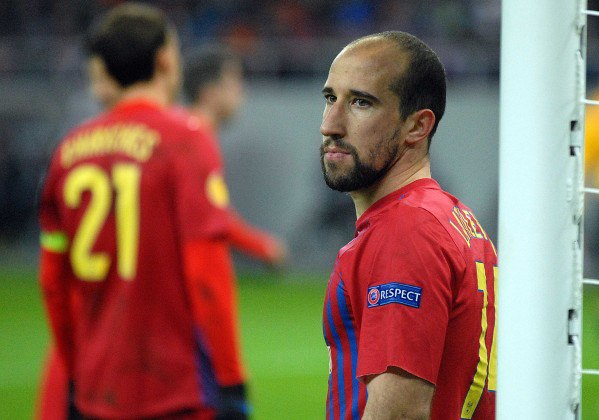 Fundasul Stelei poate ajunge in Seria A, campionat in care evolueaza un fost coleg de-al sau de la Steaua, Ciprian Tatarusanu (Fiorentina)