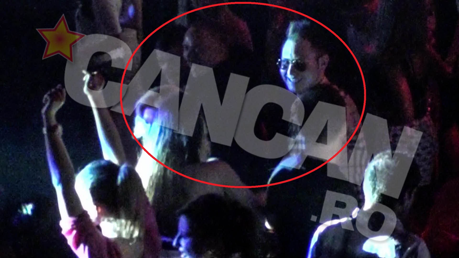 Versace ii rade in nas blondei pe care a 