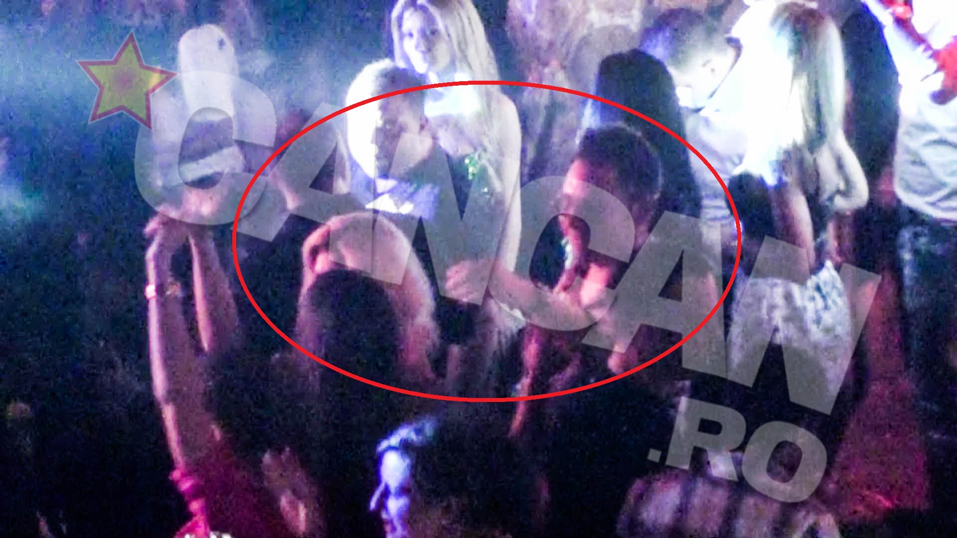 Desi l-a vazut chiar inainte sa primeasca un capac, tanara bruneta nu a mai avut timp sa reactioneze