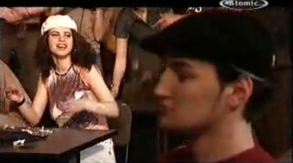 Olivia apare in primul videoclip a lui Smiley