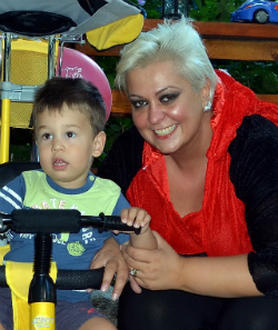 Monica petrece tot timpul liber alaturi de fiul ei, Aviv