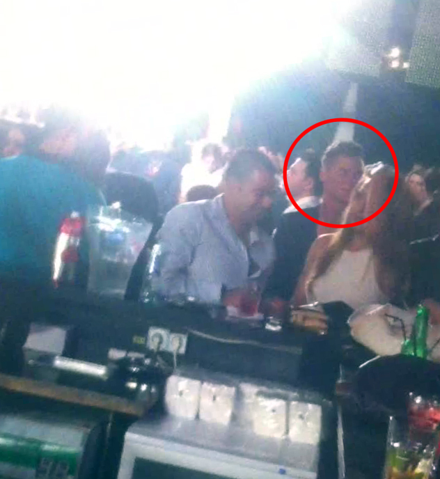 Fostul dealer al vedetelor, refuzat de blonde