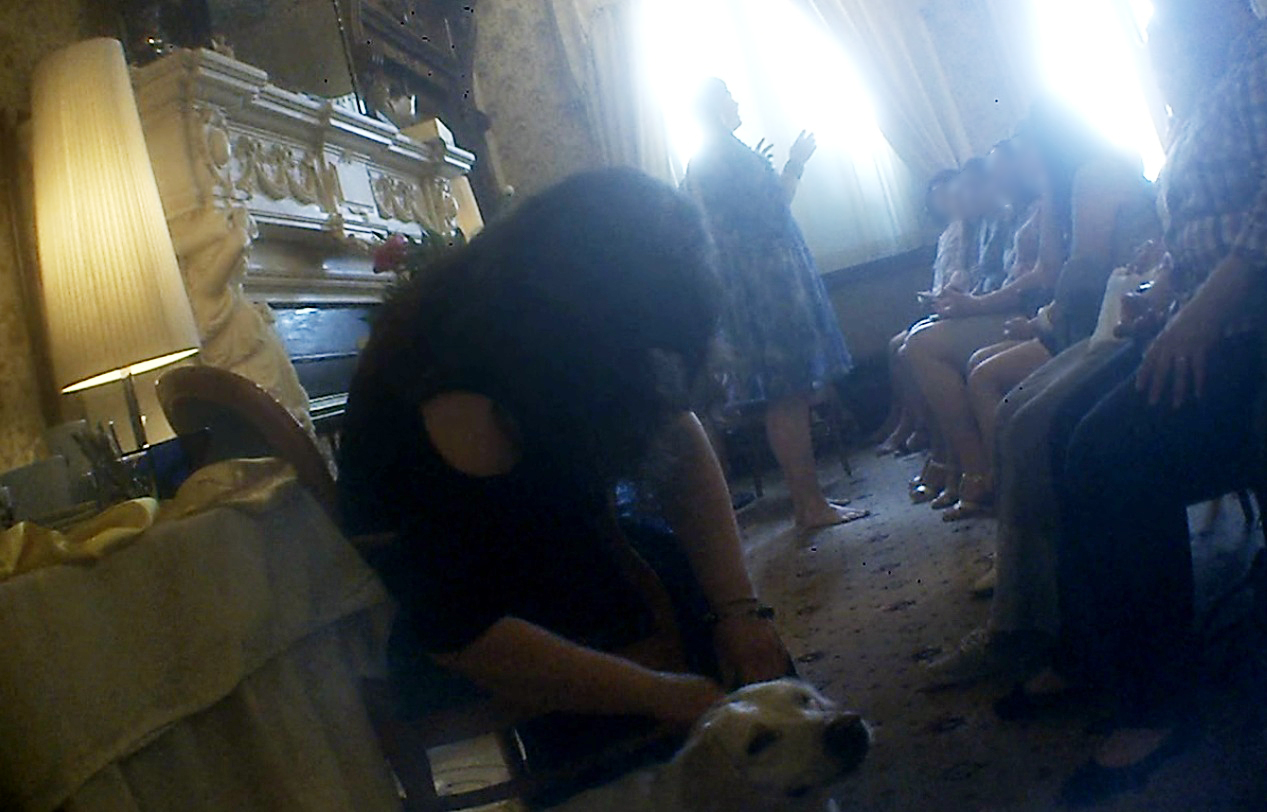 Cainele familiei a participat si el pentru a face atmosfera mai cordiala