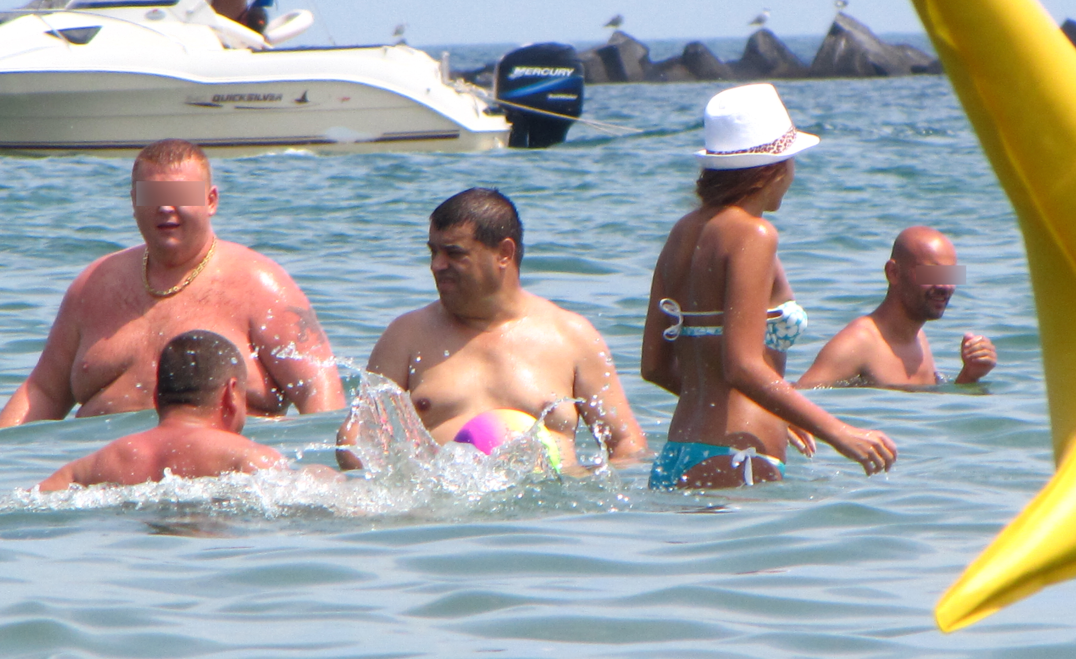 Chiar daca e cel mai cunoscut impresar de manelisti si e prieten cu capii lumii interlope, Ion Petrisor nu a fost scutit de razbunarea lui Duduianu