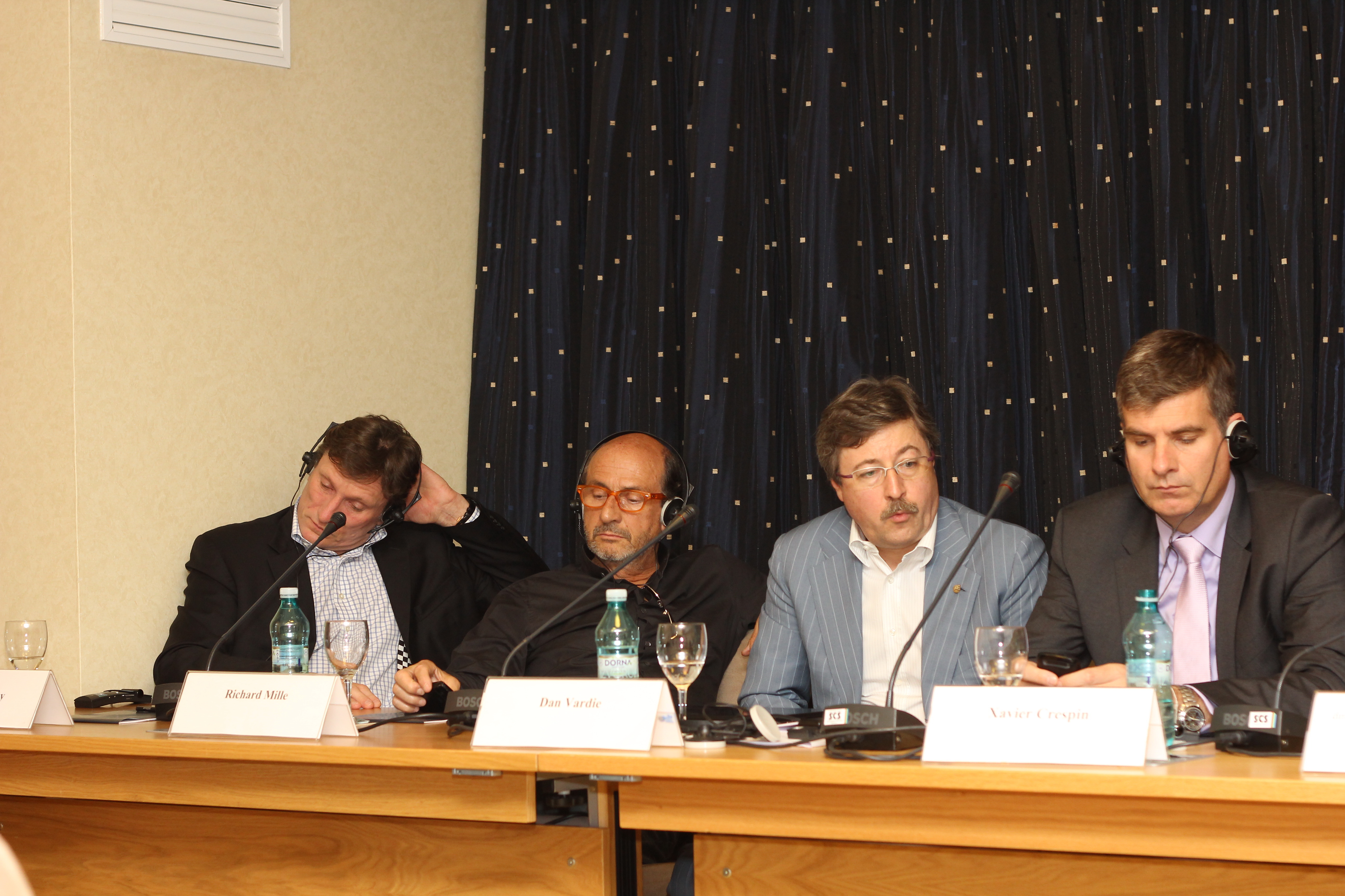 Specialistii au tinut o conferinta inaintea galei de premiere