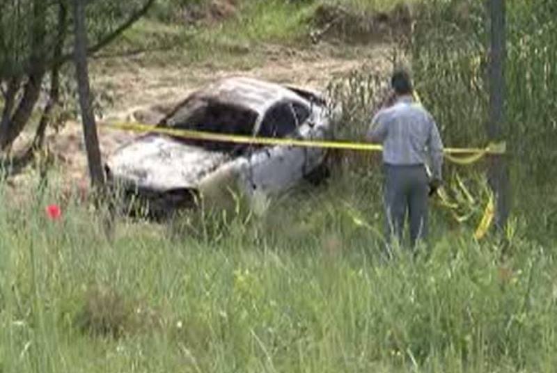 Doi tineri au fost incinerati in propria masina