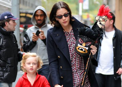 Liv Tyler alaturi de fiul sau