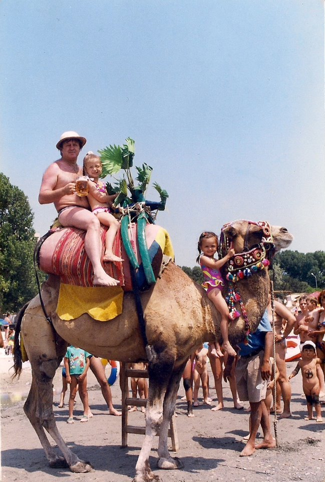 Isabela si Lisa la mare