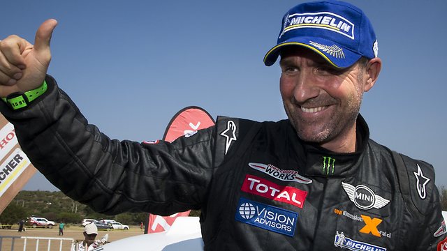 Francezul Stephane Peterhansel a castigat pana acum de 11 ori trofeul Dakar, iar la Baia Mare s-a inscris la Clasa Moto