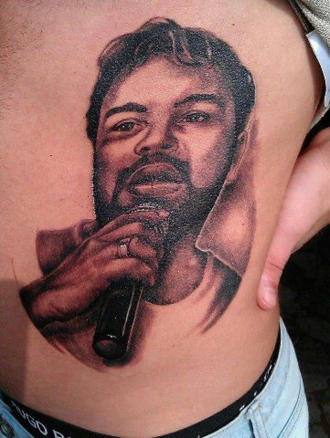 Si-a tatuat chipul lui Salam