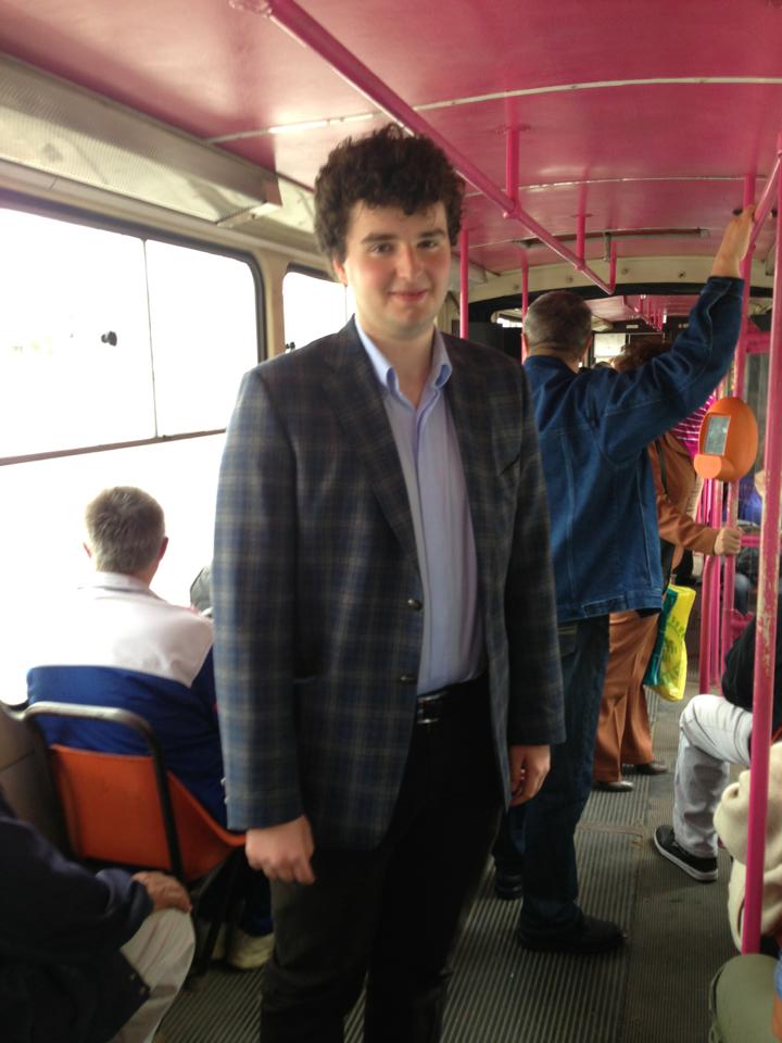 Victoras s-a plimbat cu tramvaiul, spre surprinderea prietenilor sai