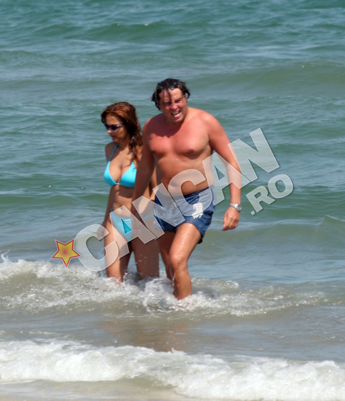 In 2003, Adrian Cioroianu divorta pentru soprana