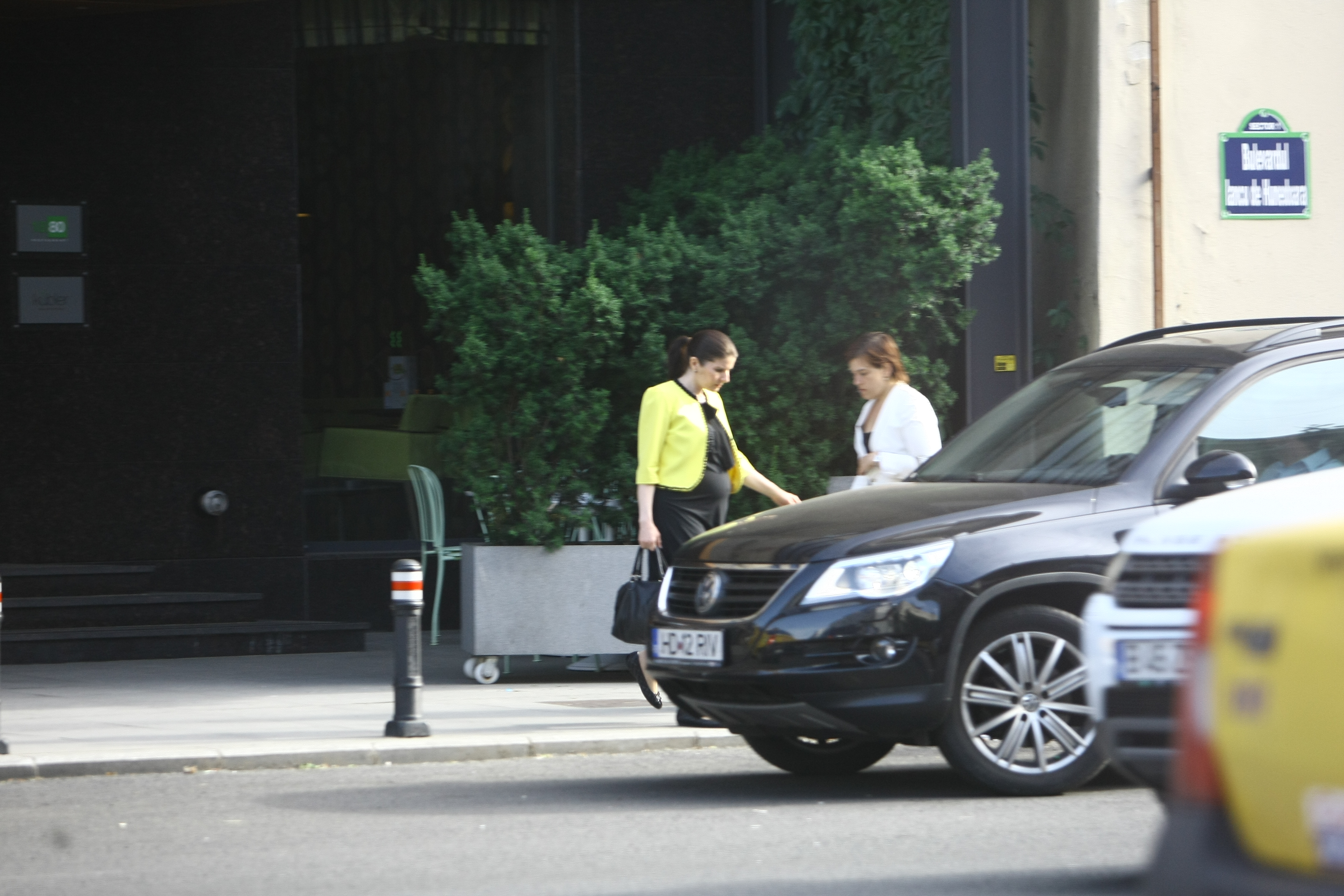 Monica Iacob Ridzi se pregateste sa aduca pe lume o fetita