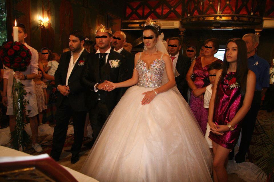 Artistul si fiica sa au asistat sobri la cununia religioasa, in calitate de nasi