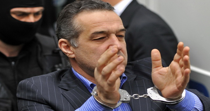 Gigi Becali a fost condamnat definitiv la trei ani de inchisoare
