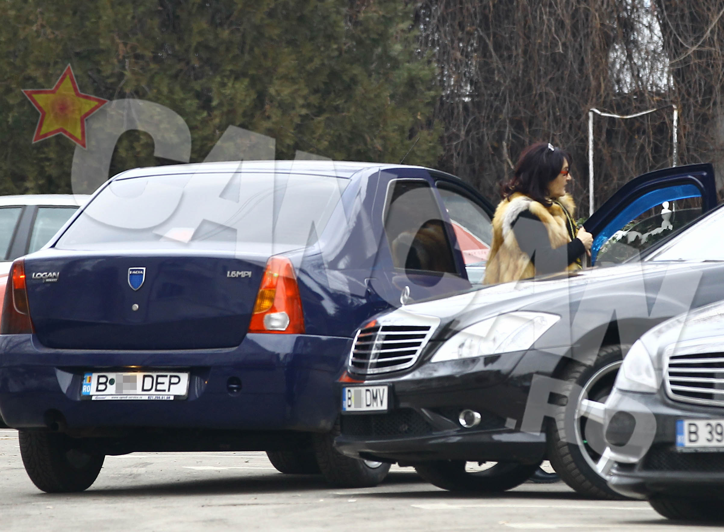 Cand Mercedesul nu e disponibil, doamna Lidia se foloseste de masina de serviciu a fiicei sale