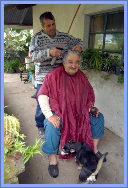 Presedintele se comporta ca un om simplu si refuza locuinta de protocol, precum si toate serviciile de care ar putea beneficia