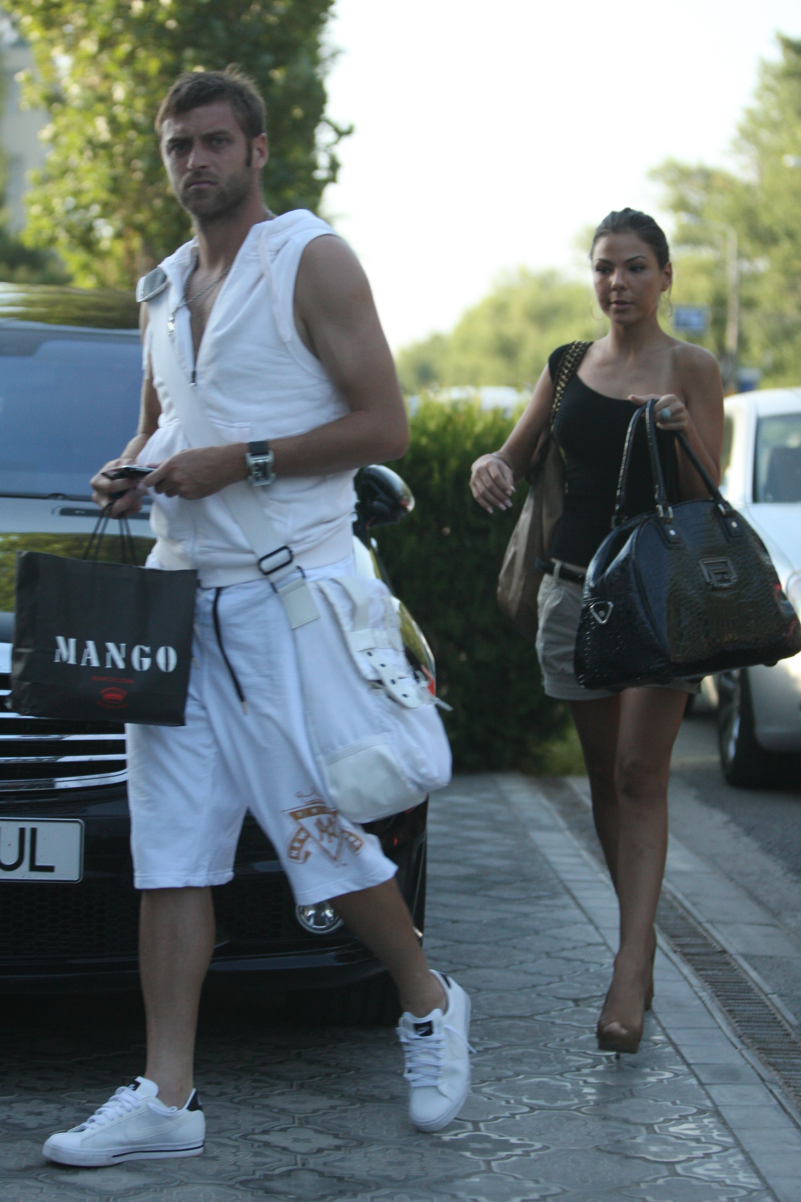 Pulhac a avut dintotdeauna o slabiciune pentru veste. Doar ca nu a stiut mereu sa le asorteze