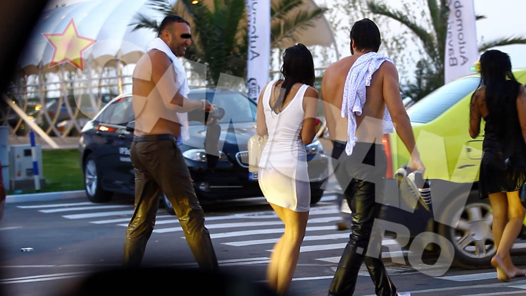 Multi petrecareti au iesit fleasca din club, dupa ce s-au aruncat in piscina