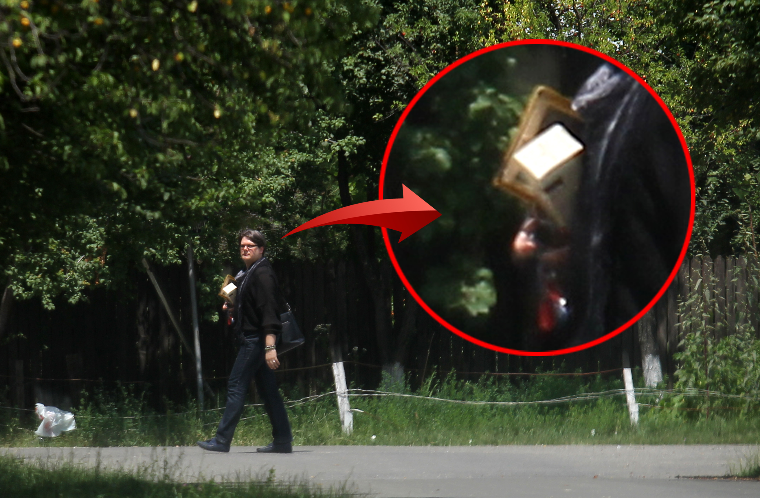 Fuego avea in mana o sticla de alcool si un tablou