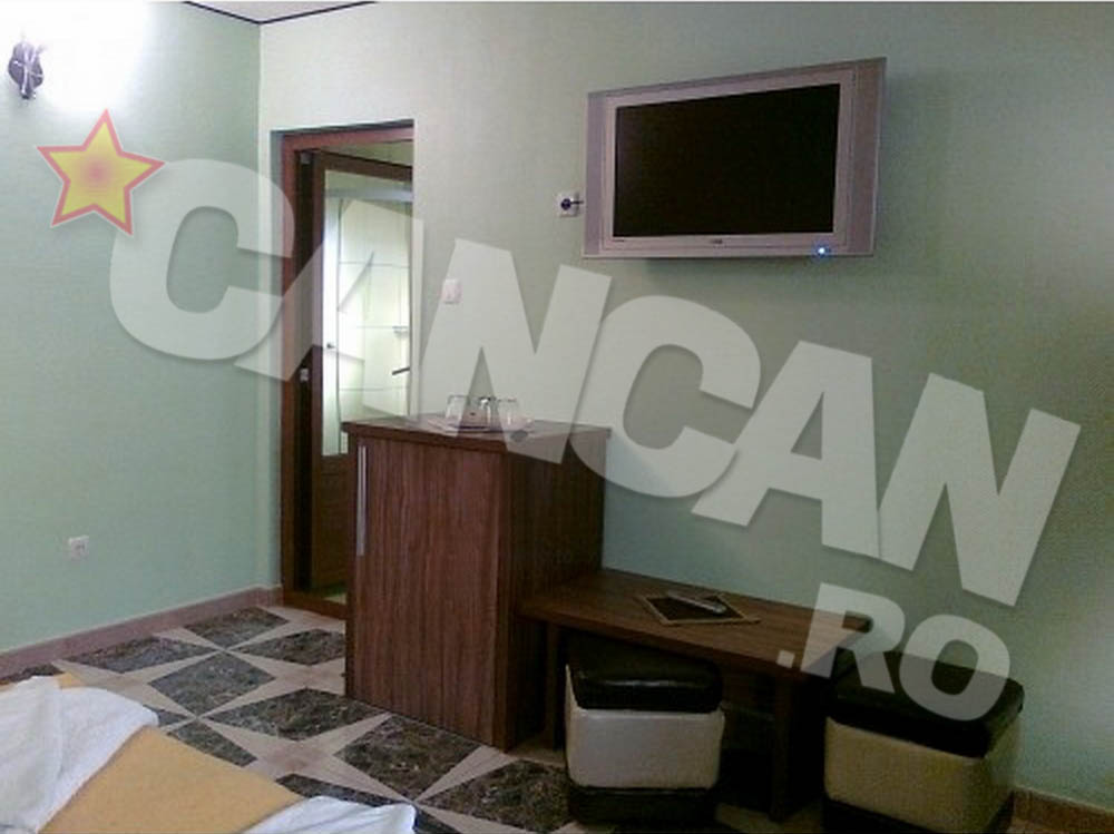 Constandachi spune ca vila beneficiaza de mobilier nou si de numeroase facilitate