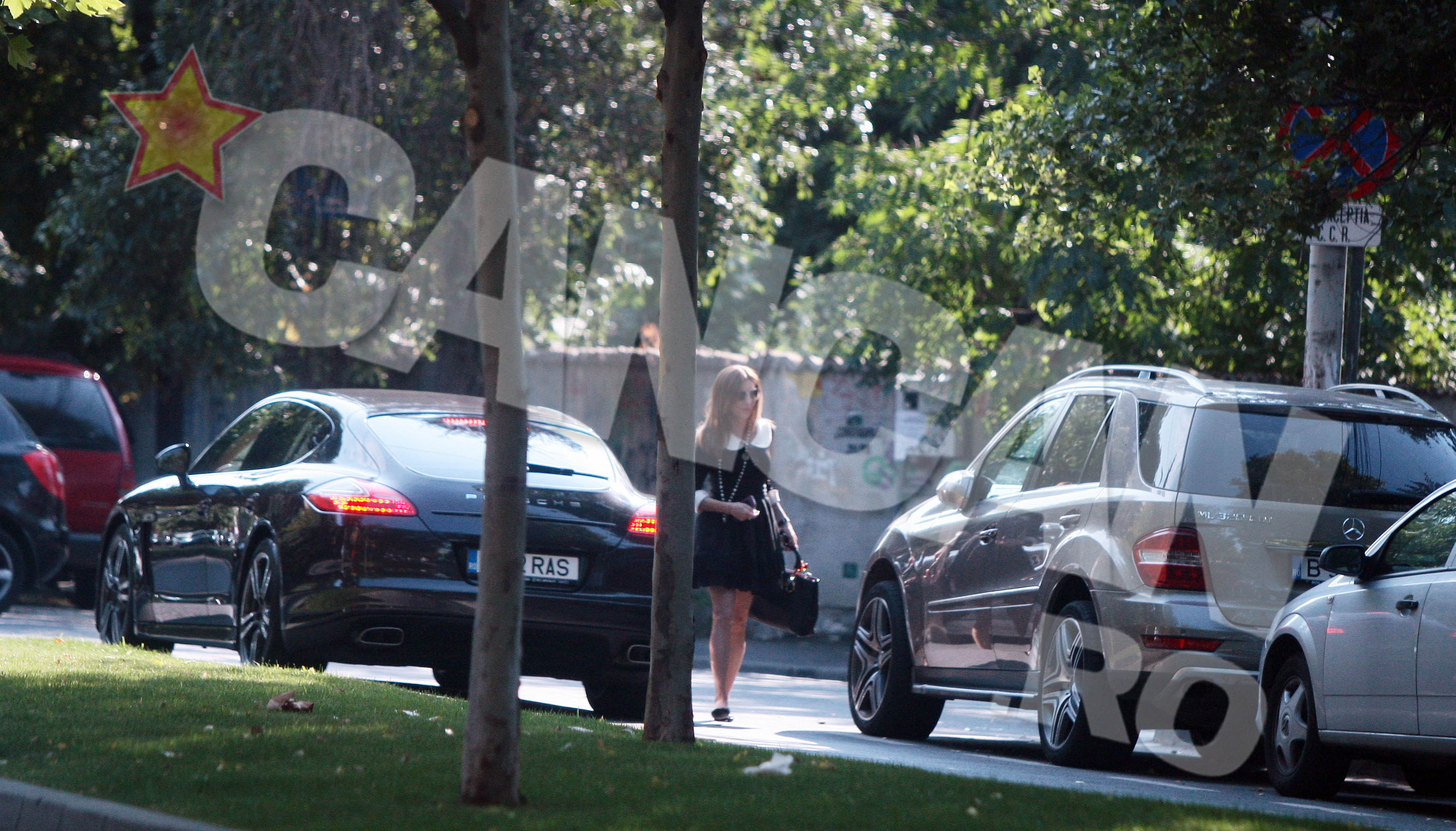 Cei doi se intorc la birou, dar doar pentru ca Daniel Tudor sa o lase pe Ramona. Acolo femeia avea parcata masina, un Mercedes ML grej