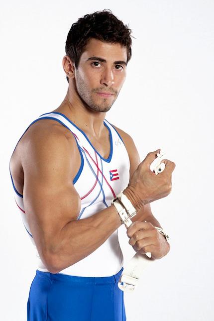 Iubitul Catalinei, Tommy Ramos, este de asemenea gimnast si in paralel studiaza arhitectura