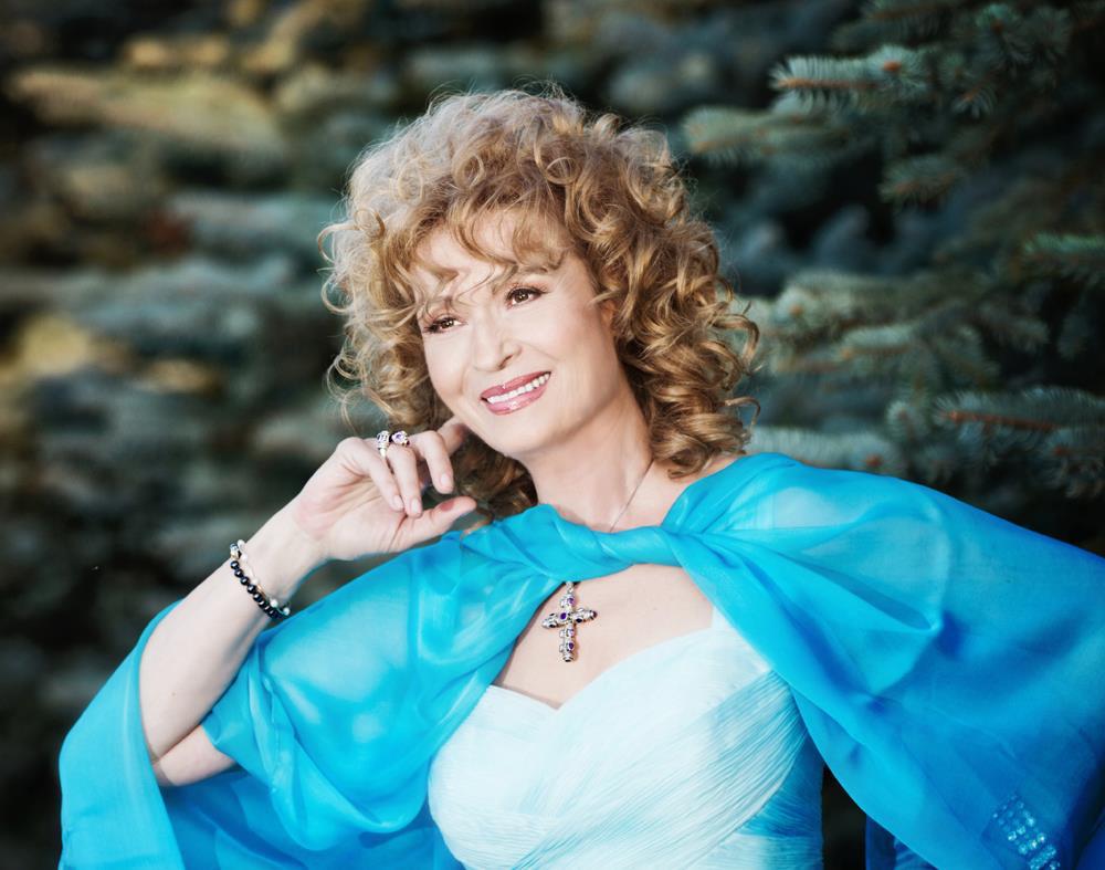 Angela Similea, una dintre cele mai apreciate cantarete de la noi, a acceptat provocarea Scolii de Actorie de Film a lui Dragos Bucur sa joace intr-un film ca 