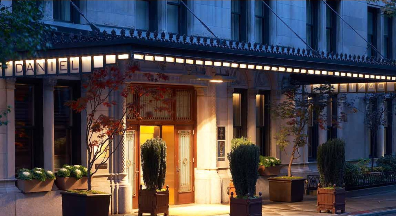 Restaurantul are trei stele Michelin