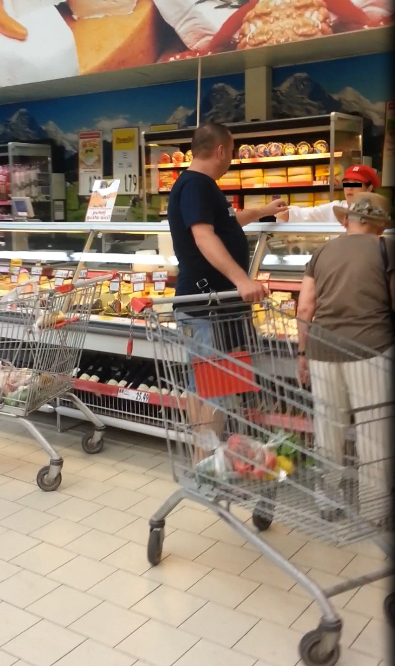 Leo de la Strehaia a poftit la branza