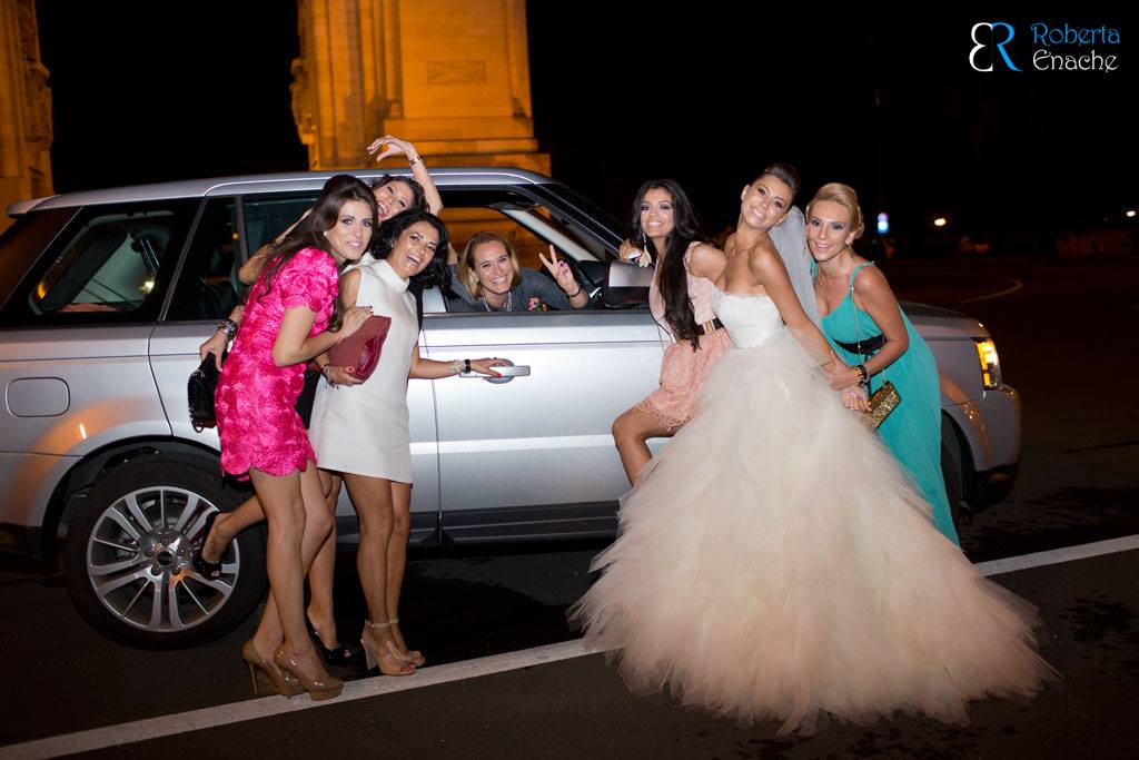 O mireasa din Bucuresti a dat nas in nas cu Andreea Esca