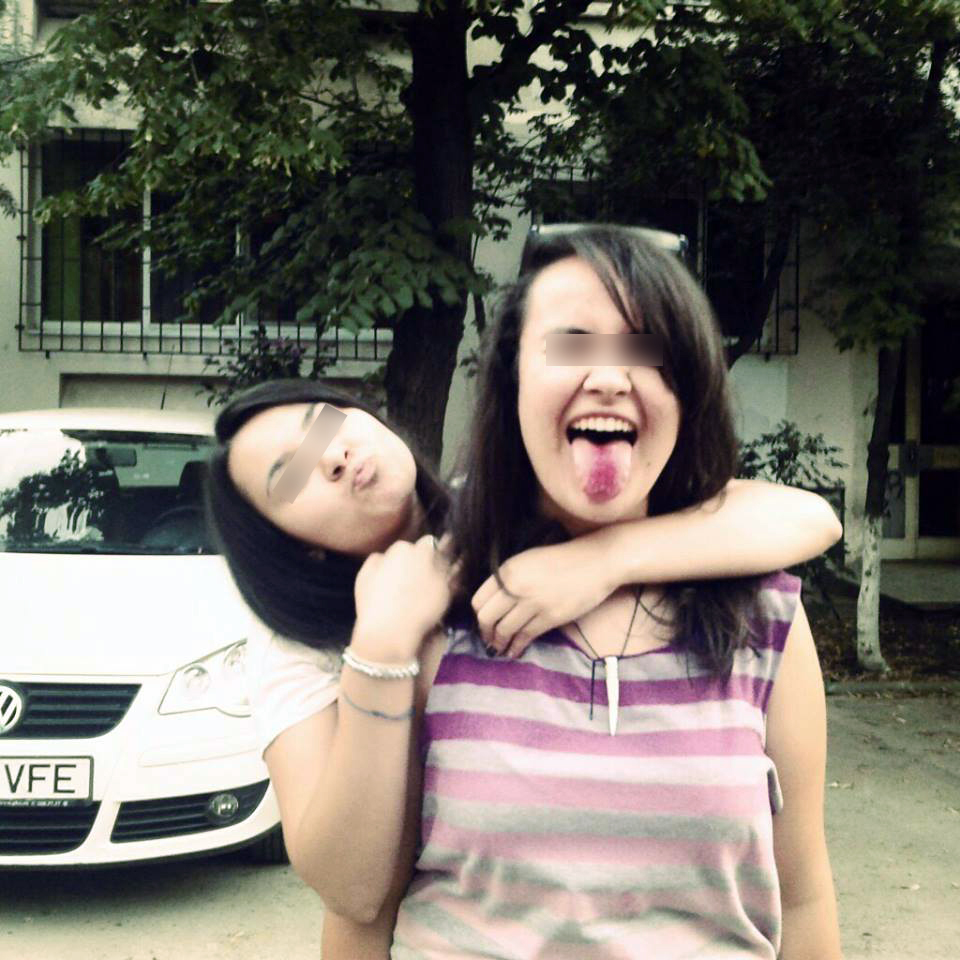 Tanara s-a aruncat de la etajul 10 al blocului in care locuia