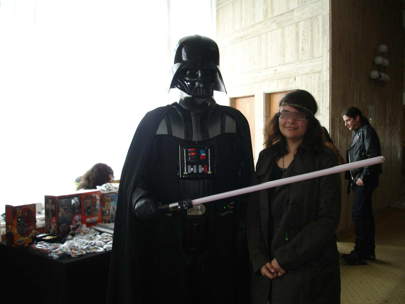 Vecinii sustin ca Enya a stat cu un biatat toata ziua