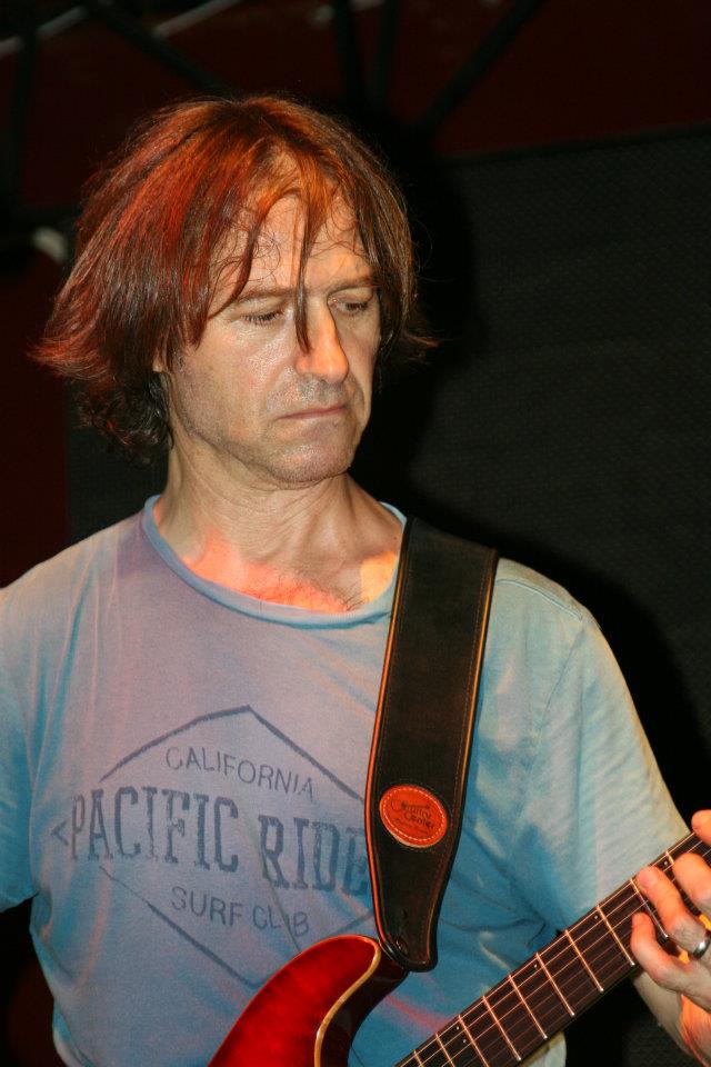 Unul din fondatorii Iris, Nutu Olteanu, s-a stabilit in Suedia in 1990