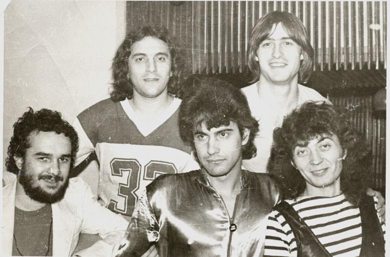 In 1977, Nutu era unul din cei trei fondatori ai legendarei trupe Iris, alaturi de Nelu Dumitrescu si Emil Lechinteanu