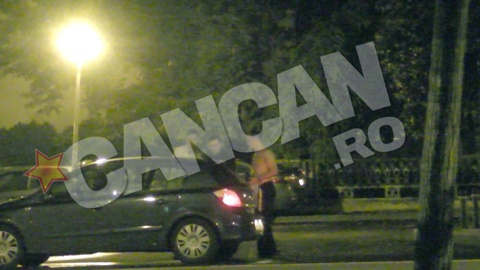 Misiune indeplinita: reusesc sa-si ia amicul din fata palatului