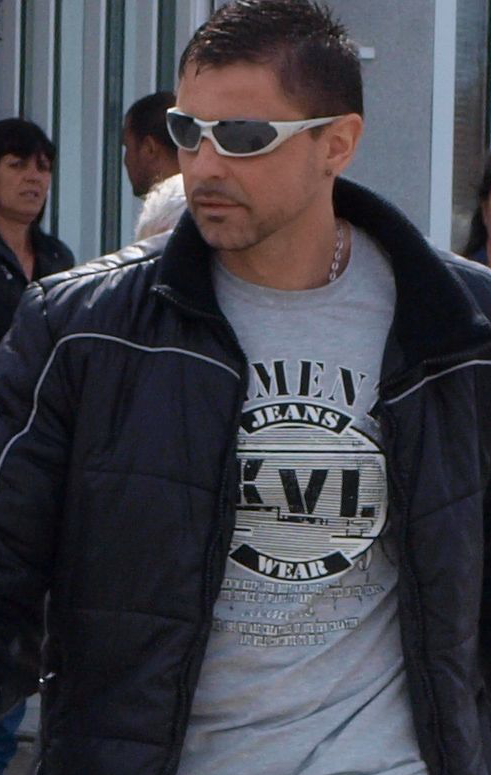 Sotul fostei studente criminale, Claudiu Satran, vrea sa se angajeze pentru a-i plati acesteia studiile la o noua facultate