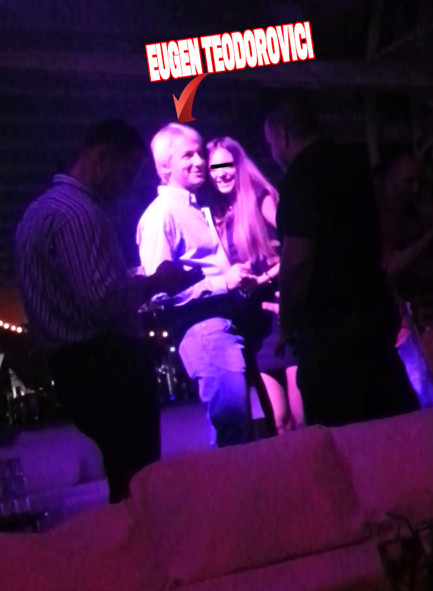 Ministrul a facut primul pas catre tanara. S-a apropiat de ea si, cu sarmul lui, a cucerit-o instantaneu