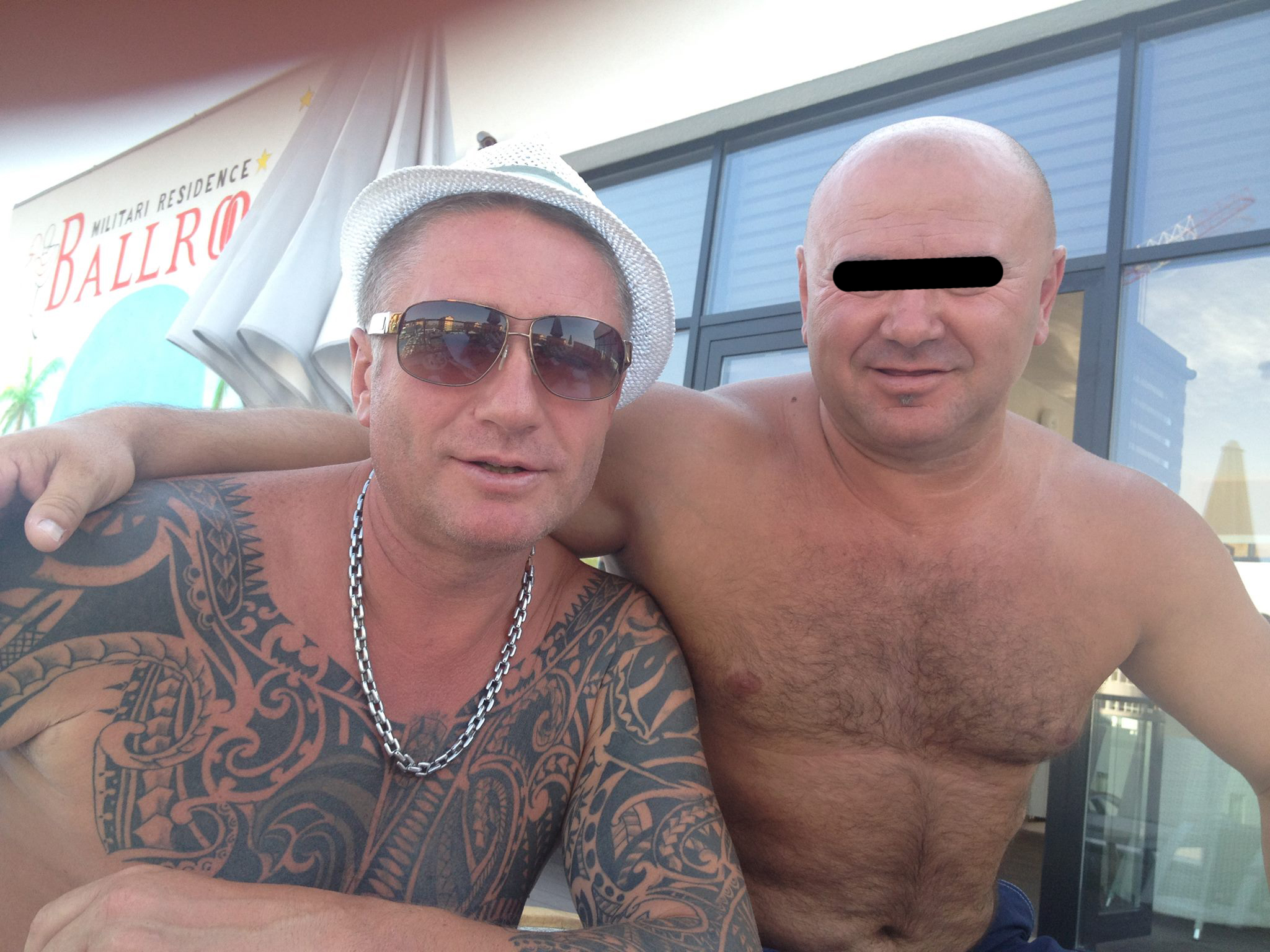 Fostul iubit al Simonei Sensual este mandru de tatuajele sale(foto:facebook.com)